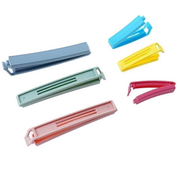 NEW 32-Piece Plastic Chip Clips - Picture 3 of 5